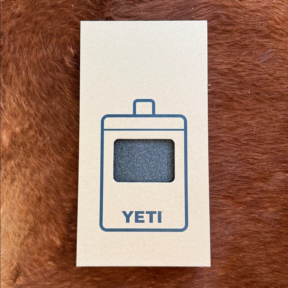BNIB YETI Blackstone textured flask with funnel.